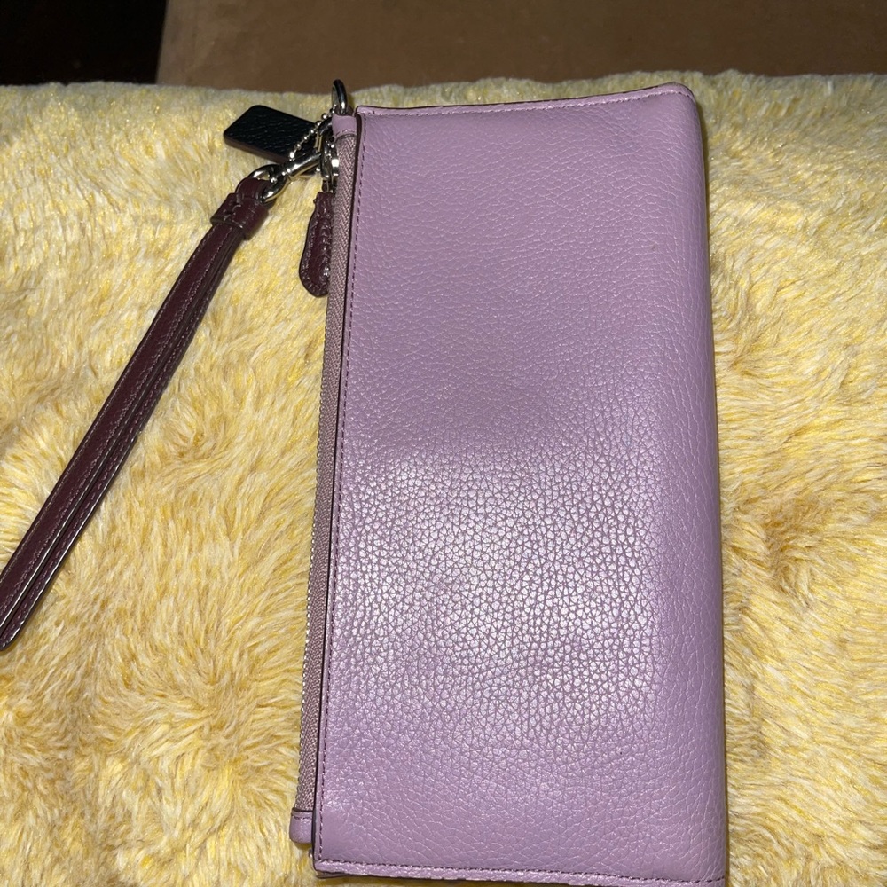 Coach - Picture 2 of 3
